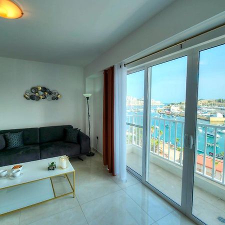 Seafront Beautifully Furnished 2 Bedrooms Gogzr-3 Gzira Esterno foto