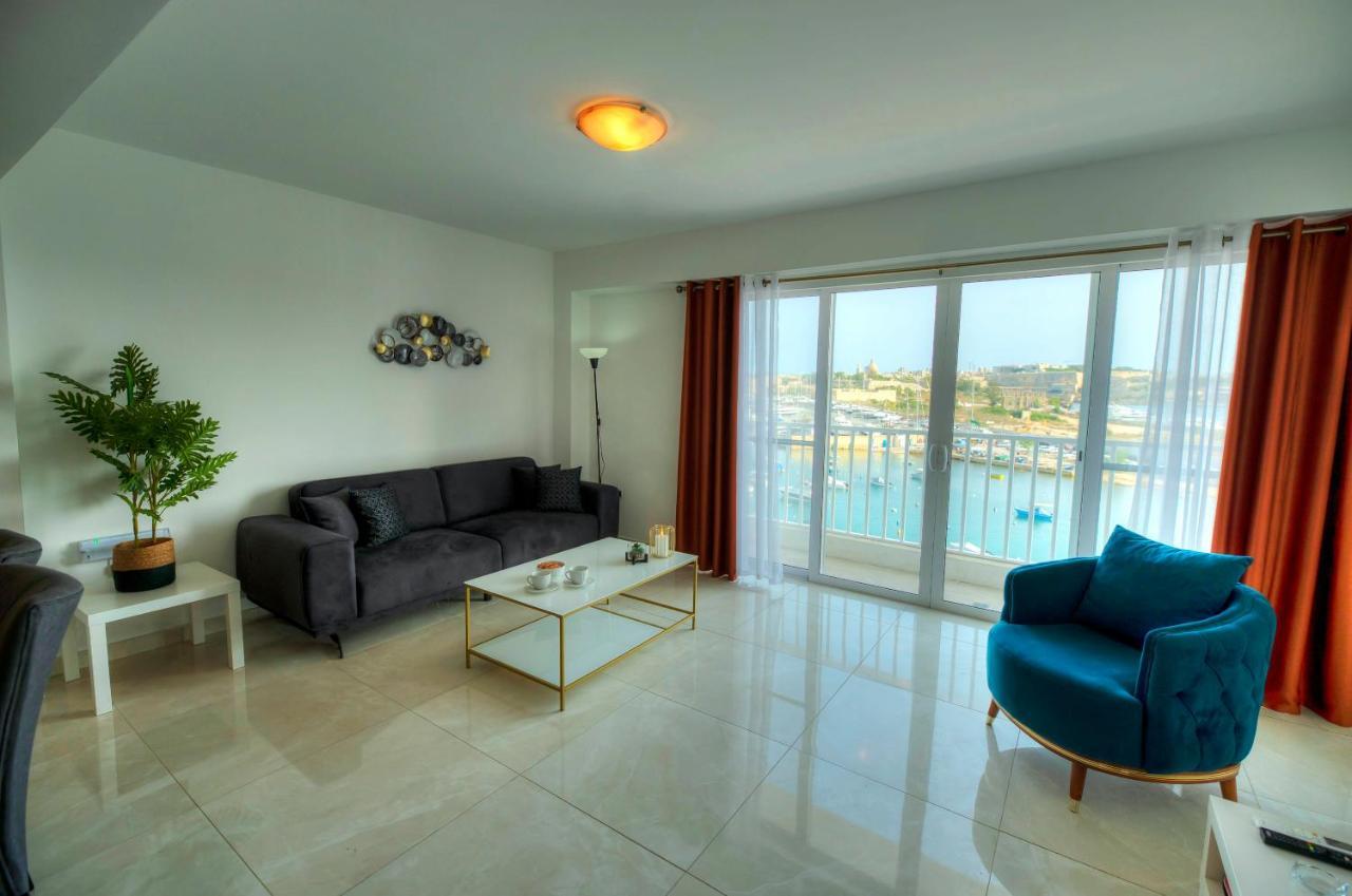 Seafront Beautifully Furnished 2 Bedrooms Gogzr-3 Gzira Esterno foto