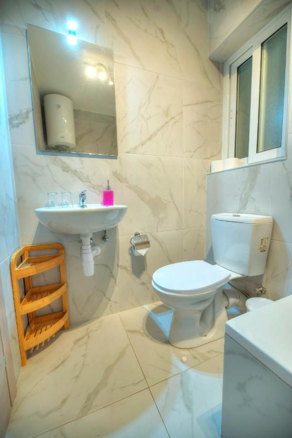 Seafront Beautifully Furnished 2 Bedrooms Gogzr-3 Gzira Esterno foto